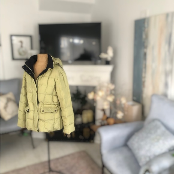 Calvin Klein Winter Warm Puffer Jacket w/Detachable Hood - Picture 10 of 10